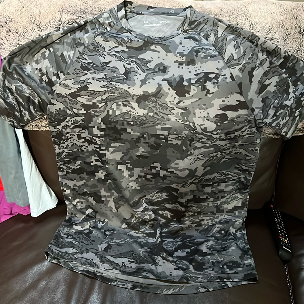 UA men’s athletic stretch